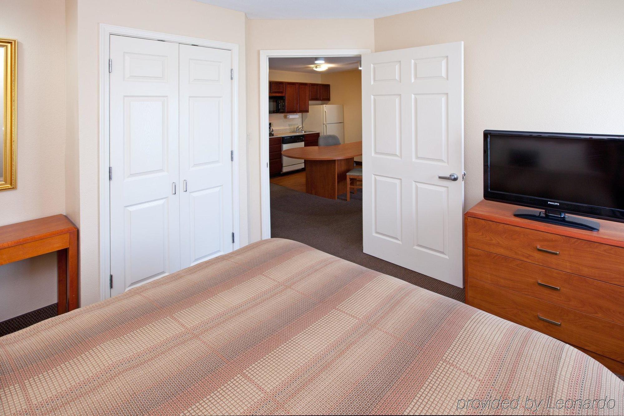 Candlewood Suites Louisville Airport By Ihg Экстерьер фото
