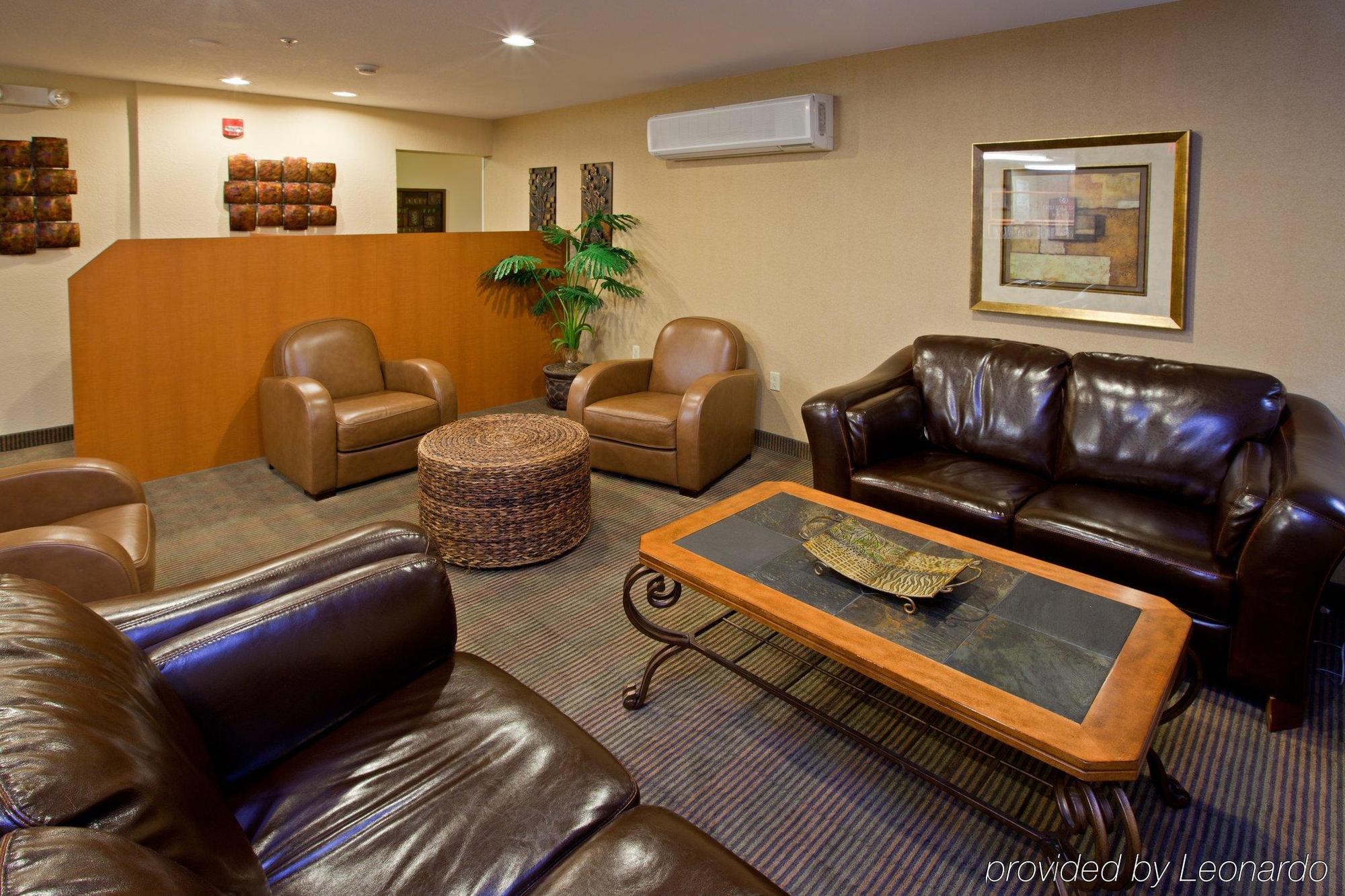 Candlewood Suites Louisville Airport By Ihg Интерьер фото