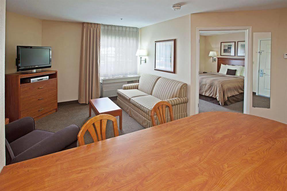 Candlewood Suites Louisville Airport By Ihg Экстерьер фото