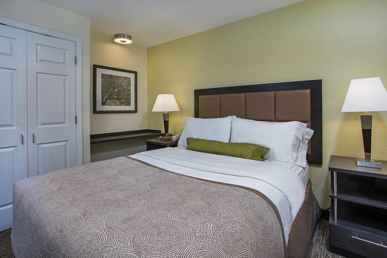 Candlewood Suites Louisville Airport By Ihg Экстерьер фото